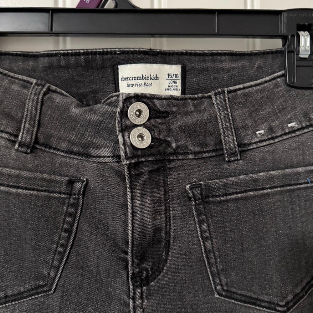 Abercrombie & Fitch Low Rise Boot - Picture 2 of 6